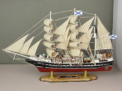 Модель парусника "Восток" 52 см.