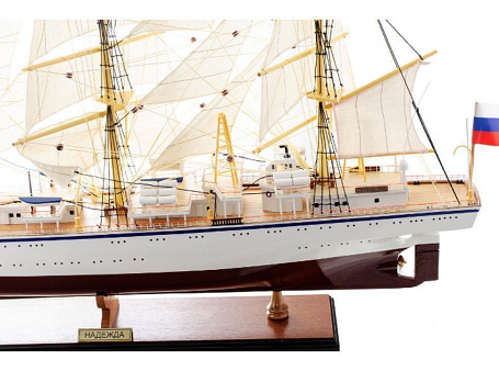 Модель парусного корабля "Надежда", 96см.