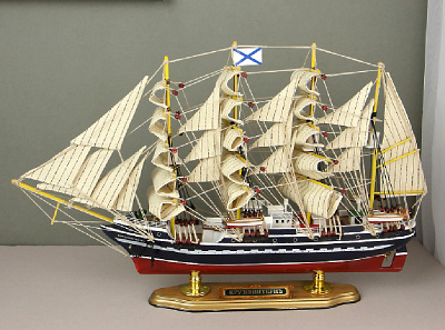 Модель парусника "Крузенштерн", 52 см.