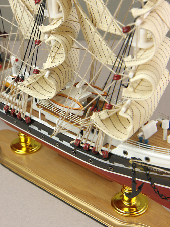 Модель парусника "Восток" 52 см.