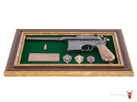 Панно с пистолетом "Маузер со знаками ФСБ" 37х25 см