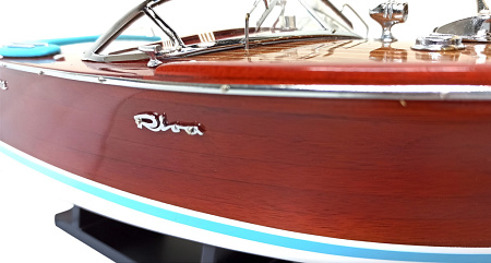Модель катера "Super Riva Lamborghini" 50 см