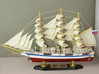 Модель парусника "Мир" 52см.