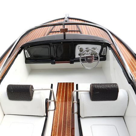 Модель катера "Riva Iseo" 84 см