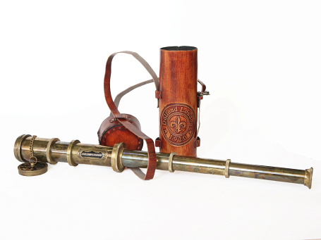 Подзорная труба в кожаном футляре (сувенирная)