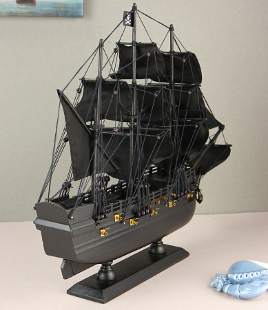 Модель парусника "Черная Жемчужина" 50см.