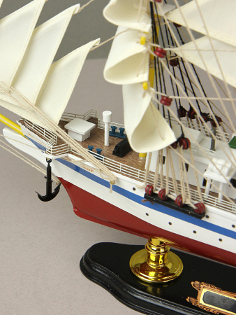 Модель парусника "Мир" 52см.