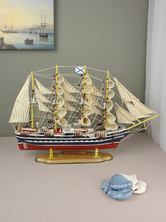 Модель парусника "Крузенштерн", 52 см.