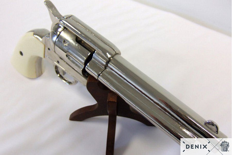 Револьвер Кольт "Миротворец" США, 1873 г.   (макет, ММГ)