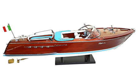 Модель катера "Super Riva Lamborghini" 50 см