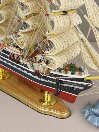 Модель парусника "Крузенштерн", 52 см.