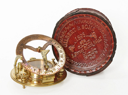 Морской компас с солнечными часами в футляре, Ø11 см.