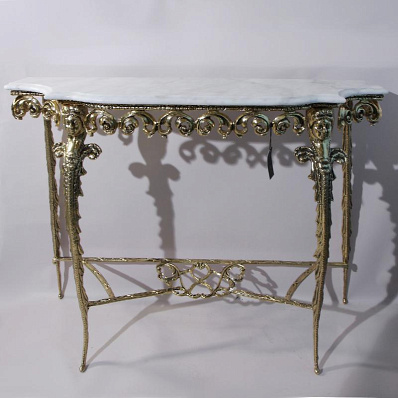 Консоль "Креденсия Дос Караш"