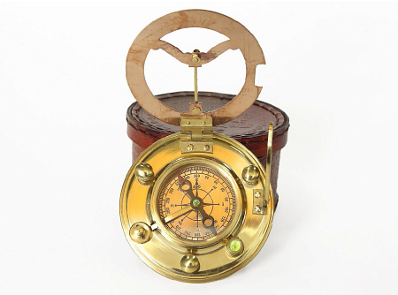 Морской компас с солнечными часами в футляре, Ø11 см.