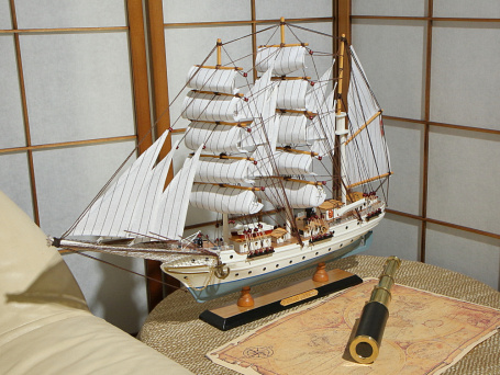 Модель парусника "Statsraad lehmkuhl" 64см.