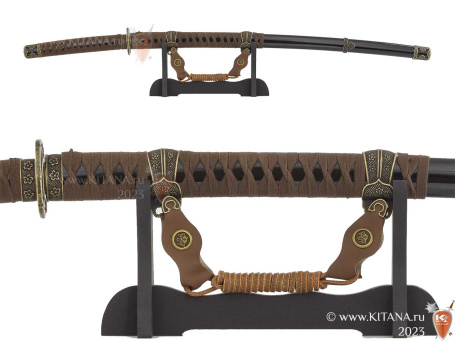 Тачи, самурайский меч на подставке