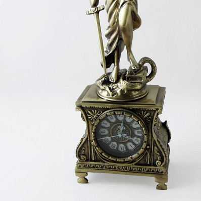 Часы каминные "Джустиса", антик