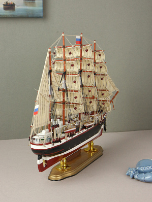 Модель парусника "Седов", 52 см.