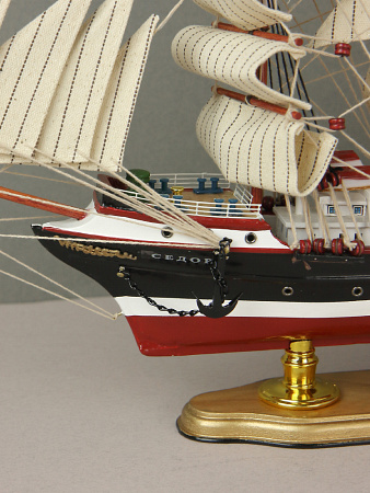 Модель парусника "Седов", 52 см.