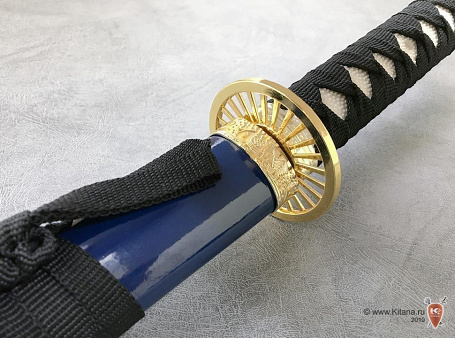 Катана, японский меч на подставке