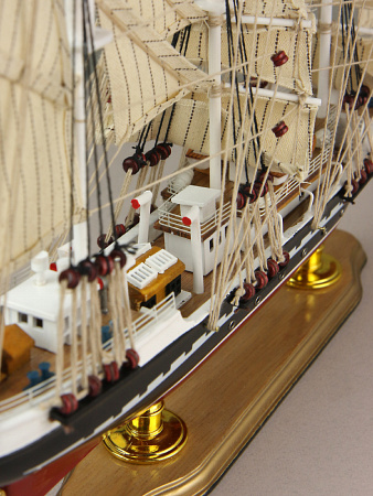 Модель парусника "Восток" 52 см.