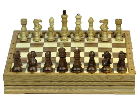 Шахматы классические средние (высота короля 8,2см.)