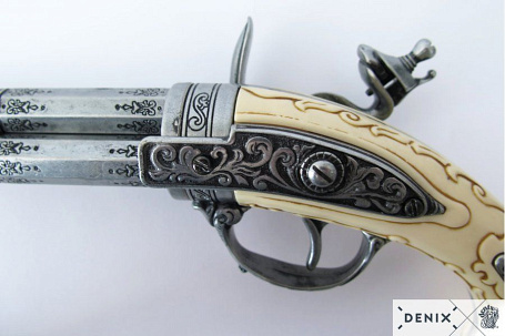 Пистолет кремневый 3-ствольный, под кость (Франция, XVIII в.)