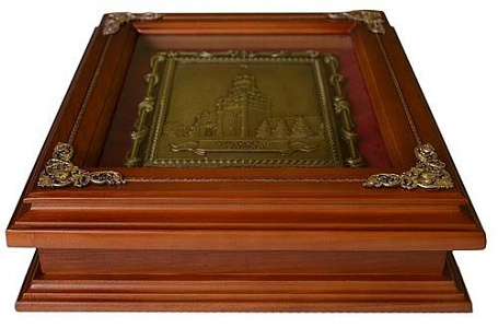 Деревянная ключница настенная "Спасская башня" 34х29 см