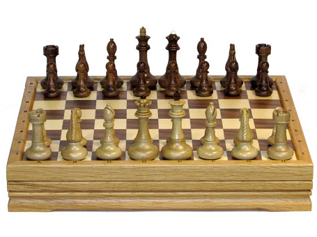 Шахматы классические средние (высота короля 8,2см.)