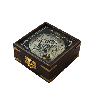 Морской компас в футляре