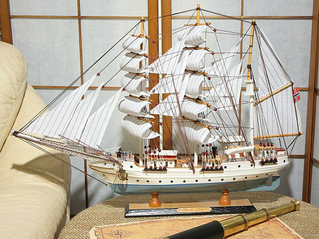 Модель парусника "Statsraad lehmkuhl" 64см.